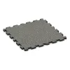 Fitness Beskyttelsesmåtte von WARCO im Farbdesign Grå Granit mit den Abmessungen 1000 x 1000 x 40 mm. Produktfoto von Artikel 3462 in der Aufsicht von schräg vorne.