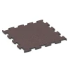 Fitness Performance Elite Træningsgulv von WARCO im Farbdesign Mineralrød mit den Abmessungen 50 x 50 x 1,5 cm | 0,25 m². Produktfoto von Artikel 6153 in der Aufsicht von schräg vorne.