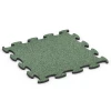 Fitness Active gulvflise von WARCO im Farbdesign Engelsk græs mit den Abmessungen 98 x 98 x 2,8 cm. Produktfoto von Artikel 6852 in der Aufsicht von schräg vorne.
