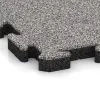Detailaufnahme der Randausprägung von WARCO-Produkt 4546, Poolflise, Format 500 x 500 x 40 mm, Farbe Grå Melange.