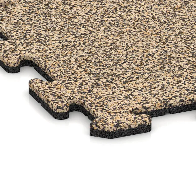 Detailaufnahme der Randausprägung von WARCO-Produkt 0040, Gulvflise 1,8 cm, Format 500 x 500 x 18 mm, Farbe Travertin.