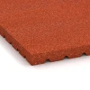 Detailaufnahme der Randausprägung von WARCO-Produkt 3641, Staldmåtte HD, Format 100 x 100 x 4 cm, Farbe Murstenrød.