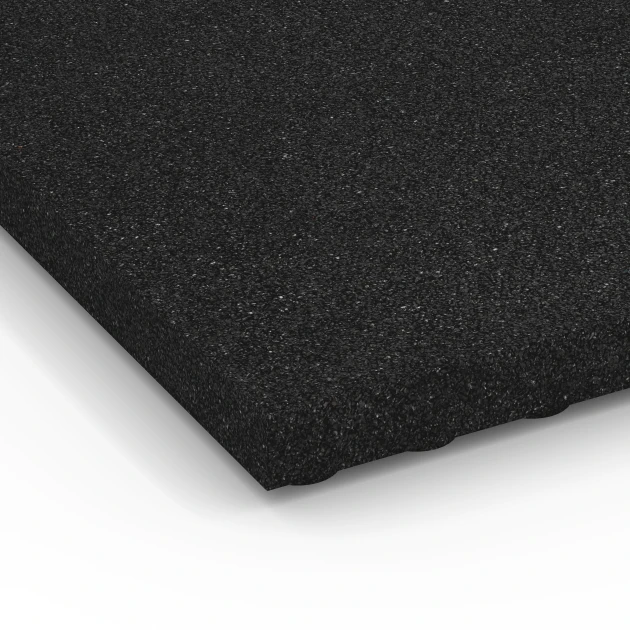 Detailaufnahme der Randausprägung von WARCO-Produkt 6648, Staldflise Luksus, Format 100 x 50 x 5 cm, Farbe Antracit.