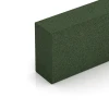 Detailaufnahme der Randausprägung von WARCO-Produkt 7030, Gummi bloktrin af gummigranulat, Format 100 x 30 x 15 cm, Farbe Græsgrøn.