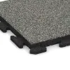 Detailaufnahme der Randausprägung von WARCO-Produkt 1298, Gangfliser Classic, Format 500 x 500 x 40 mm, Farbe Grå Granit.