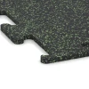 Detailaufnahme der Randausprägung von WARCO-Produkt 3759, Fitness Performance Elite Træningsgulv, Format 100 x 100 x 1,5 cm | 1,00 m², Farbe Let Grøn Sprøjtet.