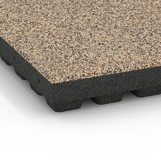 Detailaufnahme der Randausprägung von WARCO-Produkt 6446, Faldsikringsflise – 210 cm, Format 50 x 50 x 7 cm, Farbe Travertin.