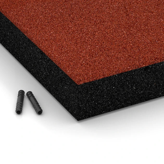 Detailaufnahme der Randausprägung von WARCO-Produkt 6272, Faldsikringsflise – 230 cm, Format 50 x 50 x 8 cm, Farbe Murstenrød.