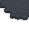 Detailaufnahme der Randausprägung von WARCO-Produkt 6391, Stallmatte Puzzle, Format 102,5 x 102,5 x 3 cm | 1,05 m², Farbe Antracit.