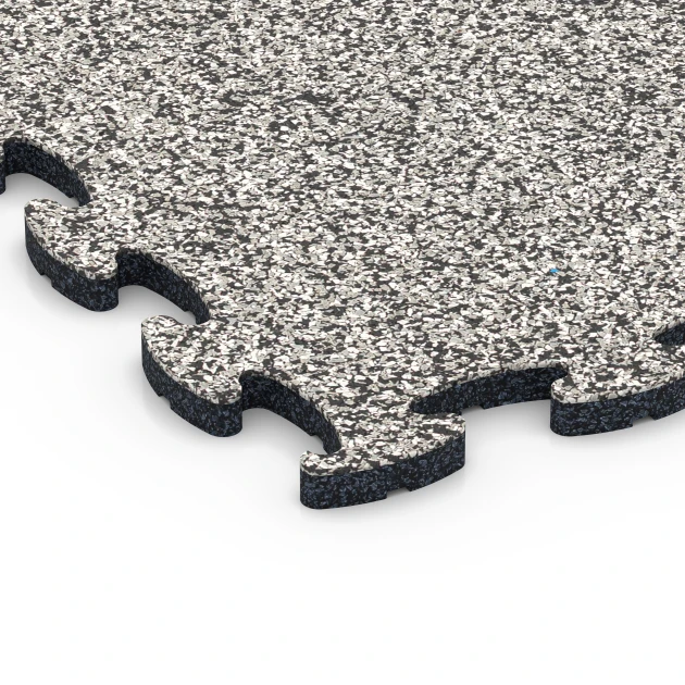 Detailaufnahme der Randausprägung von WARCO-Produkt 6761, Poolfliser til kantzone, Format 44,6 x 44,6 x 1,8 cm, Farbe Grå granit.