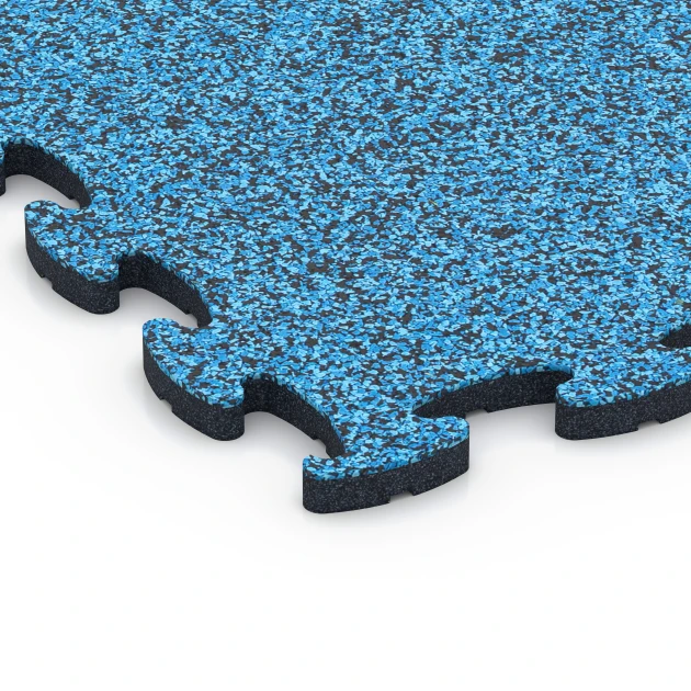 Detailaufnahme der Randausprägung von WARCO-Produkt 6866, Fitnessgulv Max System, Format 44,6 x 44,6 x 1,8 cm, Farbe Atlantisk.