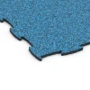 Detailaufnahme der Randausprägung von WARCO-Produkt 6812, Hundesportgulv gummifliser, Format 97,1 x 97,1 × 1,8 cm, Farbe Atlantisk.