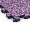Detailaufnahme der Randausprägung von WARCO-Produkt 6936, Faldsikringsflise puzzle, Format 44,6 x 44,6 × 2,8 cm, Farbe Lavendel.