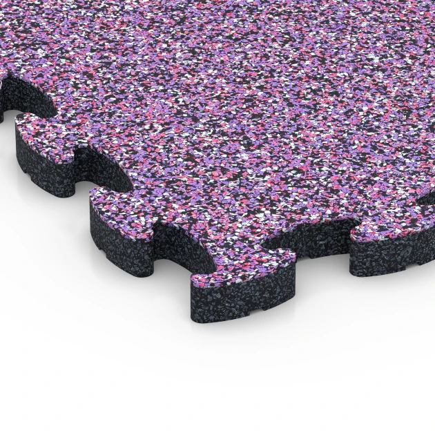 Detailaufnahme der Randausprägung von WARCO-Produkt 6936, Faldsikringsflise puzzle, Format 44,6 x 44,6 × 2,8 cm, Farbe Lavendel.