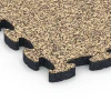 Detailaufnahme der Randausprägung von WARCO-Produkt 6948, Terrasseflise i gummi, Format 44,6 x 44,6 × 2,8 cm, Farbe Rattan.