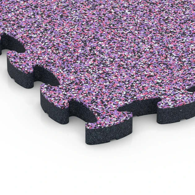 Detailaufnahme der Randausprägung von WARCO-Produkt 6882, Fitnessgulv Max System, Format 44,6 x 44,6 × 2,8 cm, Farbe Lavendel.