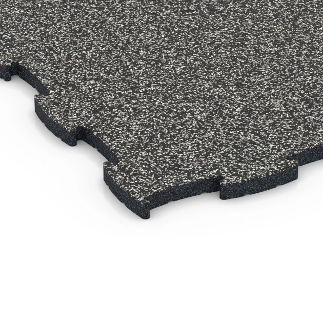 Detailaufnahme der Randausprägung von WARCO-Produkt 6850, Fitness Active gulvflise, Format 97,1 x 97,1 x 2,8 cm, Farbe Mørkegrå granit.