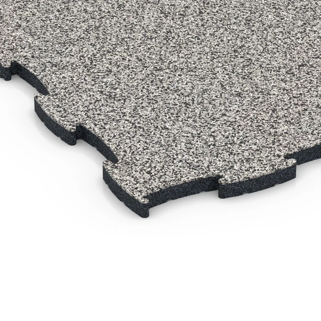Detailaufnahme der Randausprägung von WARCO-Produkt 6851, Fitness Active gulvflise, Format 97,1 x 97,1 x 2,8 cm, Farbe Grå granit.
