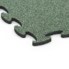 Detailaufnahme der Randausprägung von WARCO-Produkt 6888, Fitnessgulv Max System, Format 98 x 98 x 2,8 cm, Farbe Engelsk græs.