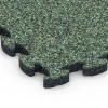 Detailaufnahme der Randausprägung von WARCO-Produkt 6816, Stentæppe klikflise, Format 28,9 x 28,9 x 1,8 cm, Farbe Engelsk græs.