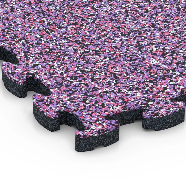 Detailaufnahme der Randausprägung von WARCO-Produkt 6819, Stentæppe klikflise, Format 28,9 x 28,9 x 1,8 cm, Farbe Lavendel.