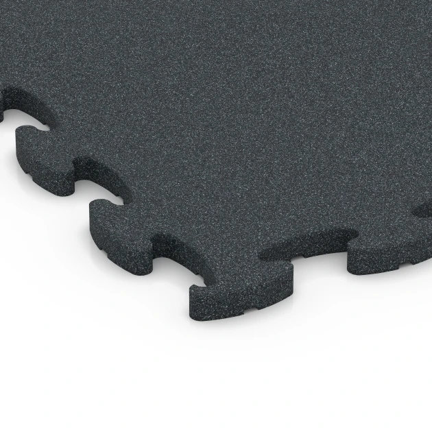 Detailaufnahme der Randausprägung von WARCO-Produkt 6966, Fitness Premium studiegulv, Format 45,9 x 45,9 x 1,8, Farbe Antracit.