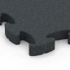 Detailaufnahme der Randausprägung von WARCO-Produkt 6967, Fitness Premium studiegulv, Format 45,9 x 45,9 x 2,8 cm, Farbe Antracit.