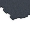 Detailaufnahme der Randausprägung von WARCO-Produkt 6962, Fitness Premium træningsgulv, Format 99 x 99 x 1,8 cm, Farbe Antracit.