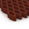Detailaufnahme der Randausprägung von WARCO-Produkt 7013, Faldsikringsgræsrist, Format 100 × 100 × 8 cm, Farbe Murstenrød.