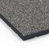 Detailaufnahme der Randausprägung von WARCO-Produkt 7141, Udendørs træningsgulv, Format 60 x 60 x 4 cm | 0,36 m², Farbe Mørkegrå granit.