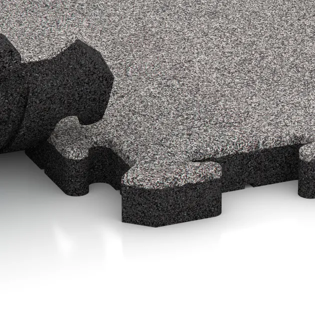Großaufnahme vom Verbindungssystem von WARCO-Boden 4546 - Poolflise im Farbdesign Grå Melange. Abmessungen 500 x 500 x 40 mm.
