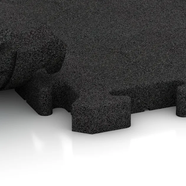 Großaufnahme vom Verbindungssystem von WARCO-Boden 4185 - Gummibelægning til sport im Farbdesign Anthracite. Abmessungen 500 x 500 x 40 mm.