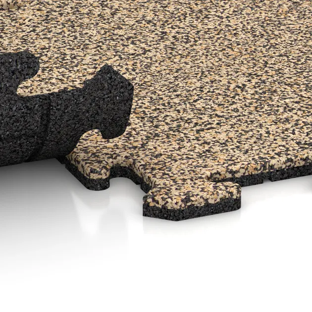 Großaufnahme vom Verbindungssystem von WARCO-Boden 0040 - Gulvflise 1,8 cm im Farbdesign Travertin. Abmessungen 500 x 500 x 18 mm.