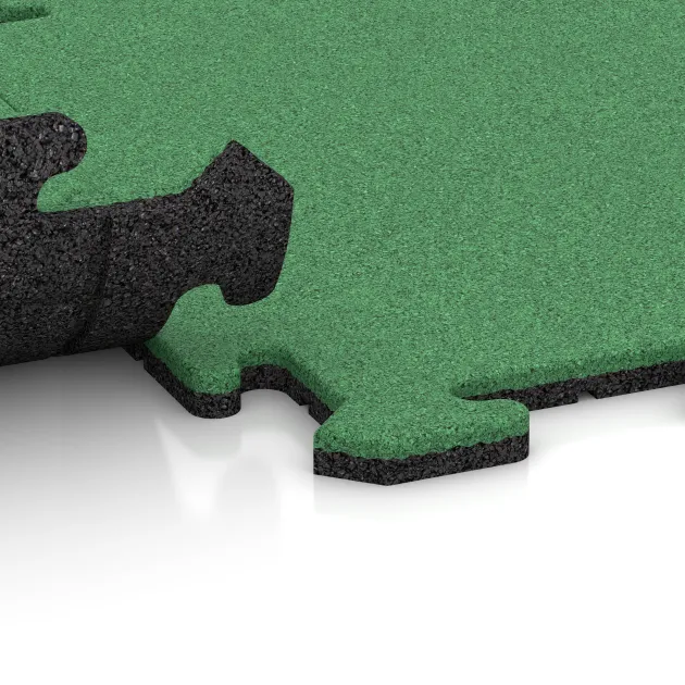 Großaufnahme vom Verbindungssystem von WARCO-Boden 6198 - Gulvflise 1,8 cm im Farbdesign Maigrøn. Abmessungen 500 x 500 x 18 mm.