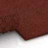 Großaufnahme vom Verbindungssystem von WARCO-Boden 6645 - Stallplatte im Farbdesign Murstenrød. Abmessungen 100 x 50 x 3 cm.