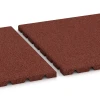Großaufnahme vom Verbindungssystem von WARCO-Boden 3966 - Hundeliggemåtte im Farbdesign Murstenrød. Abmessungen 50 × 50 × 2,5 cm.