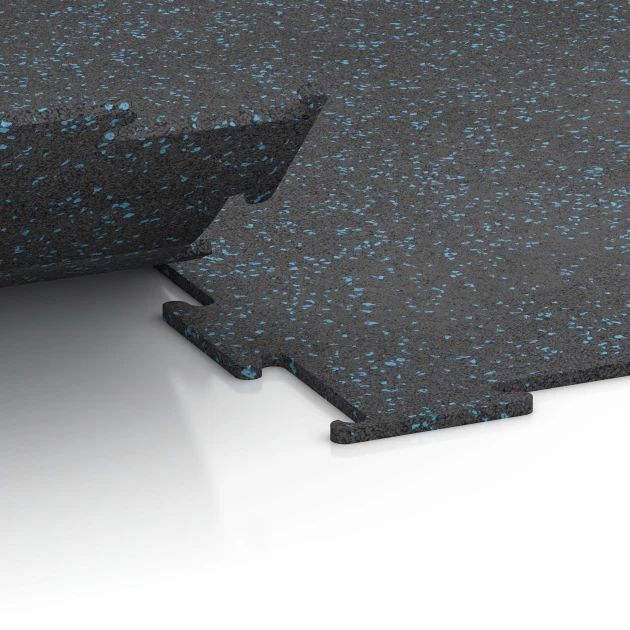 Großaufnahme vom Verbindungssystem von WARCO-Boden 6457 - Fitnessgulv Kompakt im Farbdesign Let Blå Sprøjtet. Abmessungen 50 × 50 × 0,8 cm.