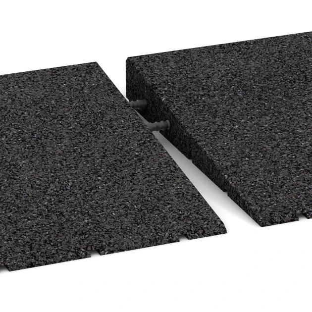 Großaufnahme vom Verbindungssystem von WARCO-Boden 2468 - Tærskelrampe 75 cm im Farbdesign Antracit. Abmessungen 75 x 30 cm | 8 < 45 mm.