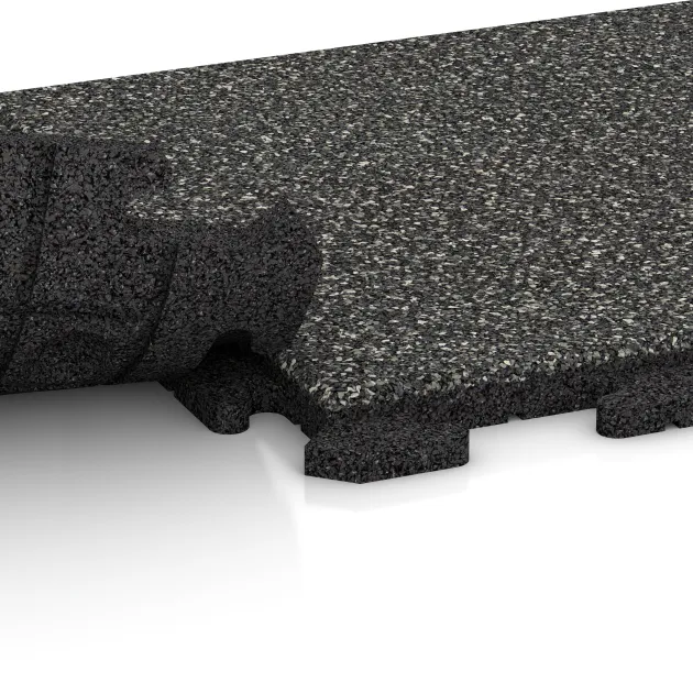 Großaufnahme vom Verbindungssystem von WARCO-Boden 1161 - Terrasseflise Classic im Farbdesign Mørkgrå Granit. Abmessungen 500 x 500 x 30 mm.