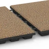 Großaufnahme vom Verbindungssystem von WARCO-Boden 6439 - Faldsikringsflise – 160 cm im Farbdesign Rattan. Abmessungen 50 x 50 x 4,8 cm.