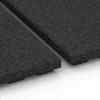 Großaufnahme vom Verbindungssystem von WARCO-Boden 6387 - Staldmåtte Luksus im Farbdesign Antracit. Abmessungen 100 x 100 x 4,5 cm | 1,00 m².