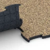 Großaufnahme vom Verbindungssystem von WARCO-Boden 6858 - Fitness Active gulvflise im Farbdesign Rattan. Abmessungen 97,1 x 97,1 x 2,8 cm.