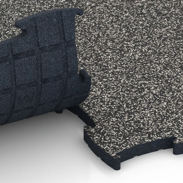 Großaufnahme vom Verbindungssystem von WARCO-Boden 6886 - Fitnessgulv Max System im Farbdesign Mørkegrå granit. Abmessungen 97,1 x 97,1 x 2,8 cm.