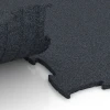 Großaufnahme vom Verbindungssystem von WARCO-Boden 6962 - Fitness Premium træningsgulv im Farbdesign Antracit. Abmessungen 99 x 99 x 1,8 cm.