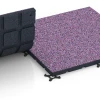Großaufnahme vom Verbindungssystem von WARCO-Boden 7137 - Udendørs træningsgulv im Farbdesign Lavendel. Abmessungen 60 x 60 x 3 cm | 0,36 m².