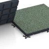 Großaufnahme vom Verbindungssystem von WARCO-Boden 7143 - Udendørs træningsgulv im Farbdesign Engelsk plæne. Abmessungen 60 x 60 x 4 cm | 0,36 m².
