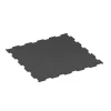 Aufsicht auf die Unterseite, also die Bodenseite von WARCO-Formteil 6455 - Fitnessgulv Kompakt im Format 50 × 50 × 0,8 cm.