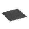Aufsicht auf die Unterseite, also die Bodenseite von WARCO-Formteil 6460 - Fitnessgulv Kompakt im Format 50 × 50 × 0,8 cm.