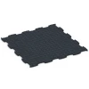 Aufsicht auf die Unterseite, also die Bodenseite von WARCO-Formteil 6868 - Fitnessgulv Max System im Format 97,1 x 97,1 × 1,8 cm.