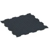 Aufsicht auf die Unterseite, also die Bodenseite von WARCO-Formteil 6870 - Fitnessgulv Max System im Format 97,1 x 97,1 × 1,8 cm.